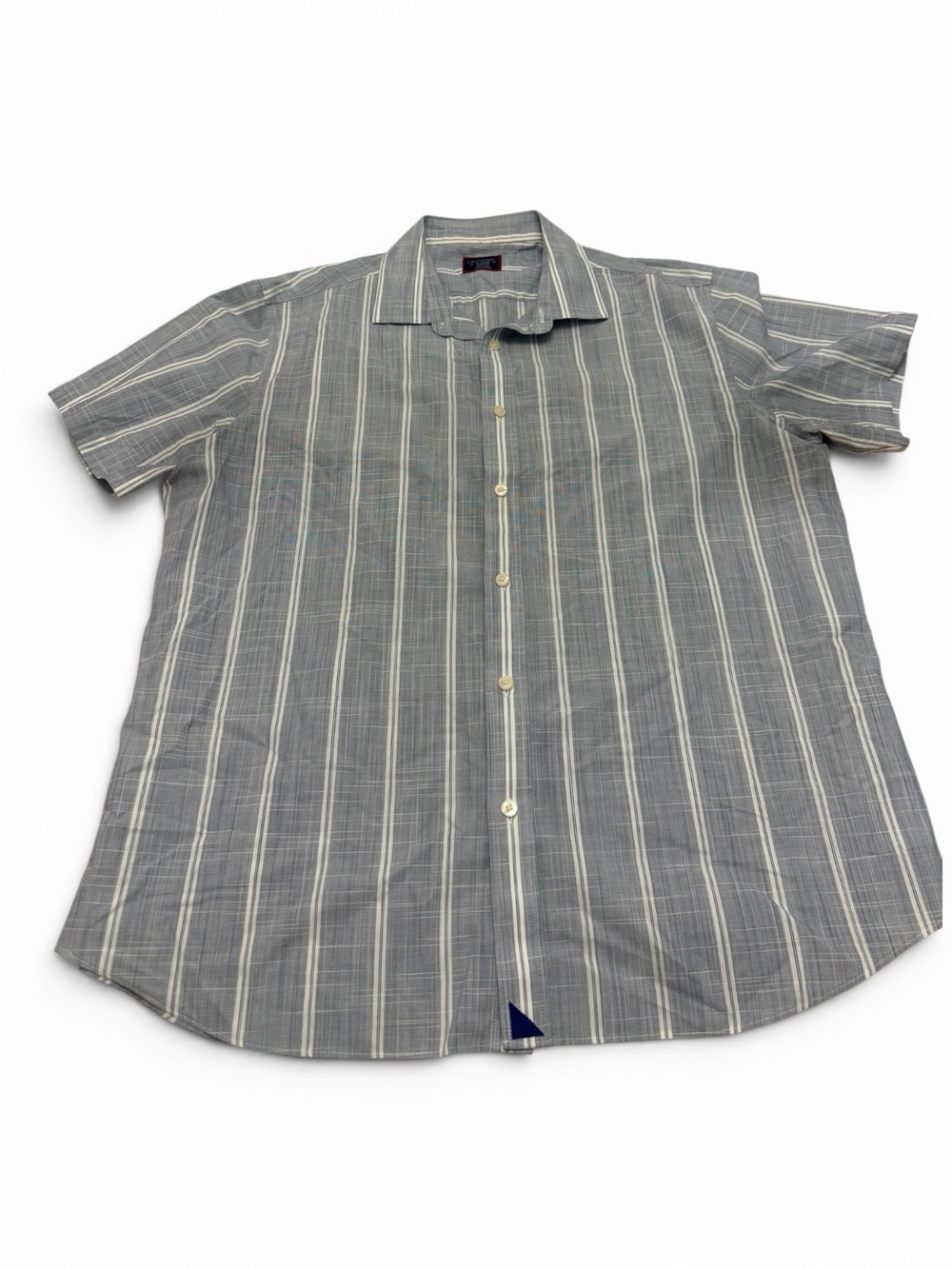 UNTUCKit Men's Short-Sleeve Gray and White Striped Button-Down Shirt